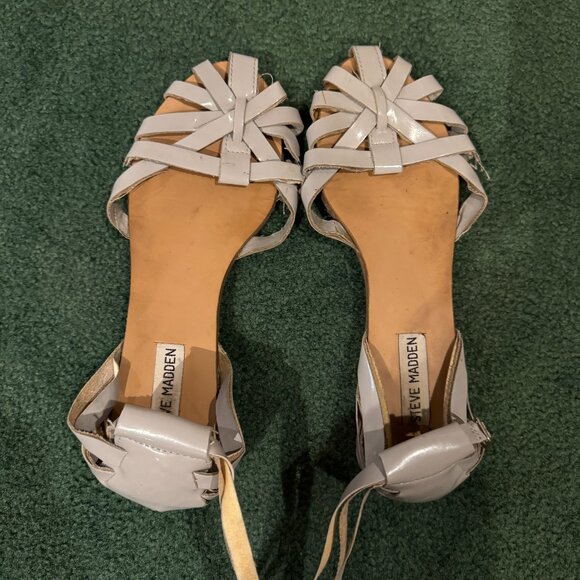 Steve Madden Shoes - Steve Madden Gray Patent Leather Flats – Strappy Sandal Style Sz 8